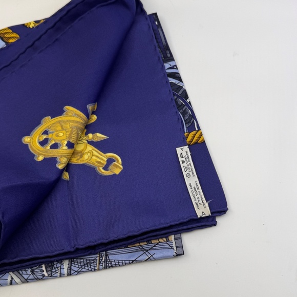 Vintage Hermes "Marine et Cavalerie" Sild scarf 90, by Philippe Ledoux in 1967 - Picture 3 of 7